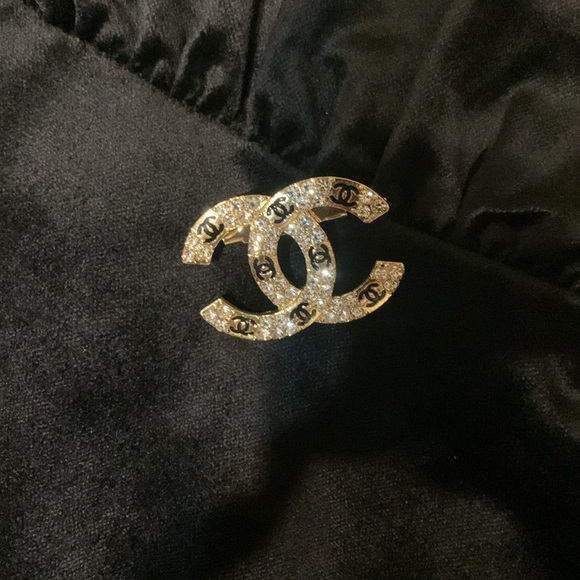 Chanel brooch - Picture 5 of 7